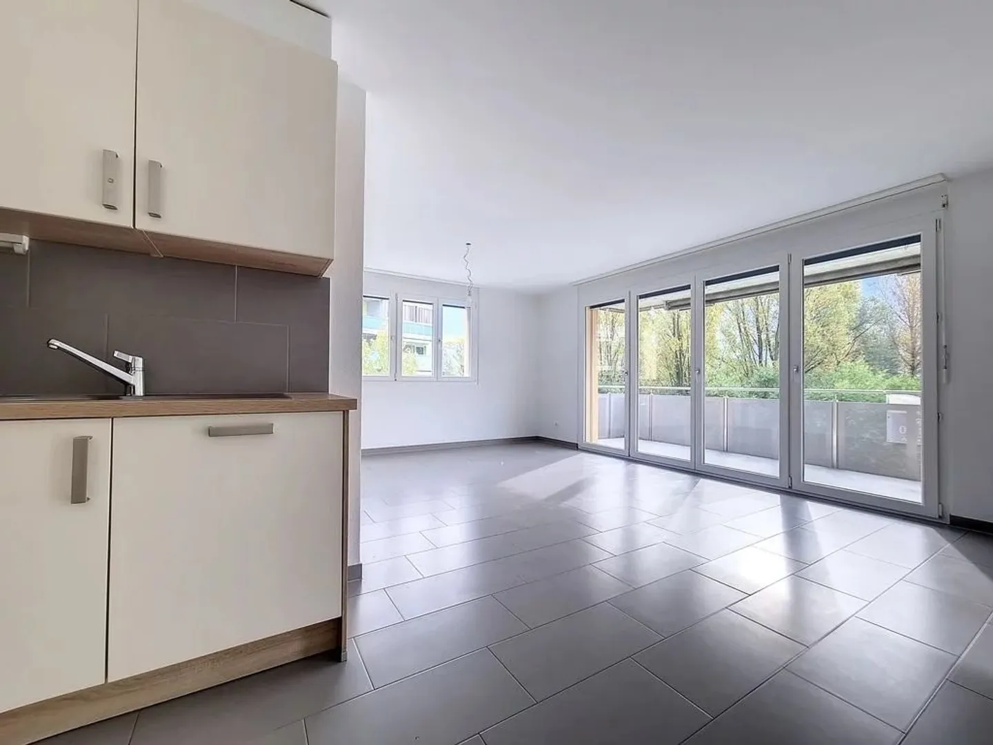 louer : Appartement 4.5 pièces lumineux à Fully - 103 m² avec grand balcon - Photo 5 sur 13