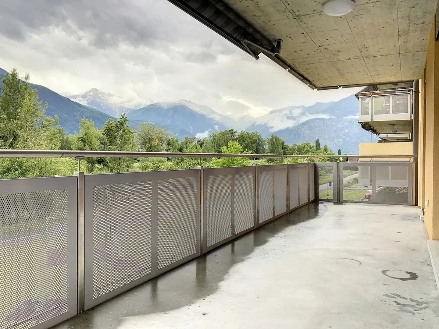 louer : Appartement 4.5 pièces lumineux à Fully - 103 m² avec grand balcon - Photo 6 sur 13