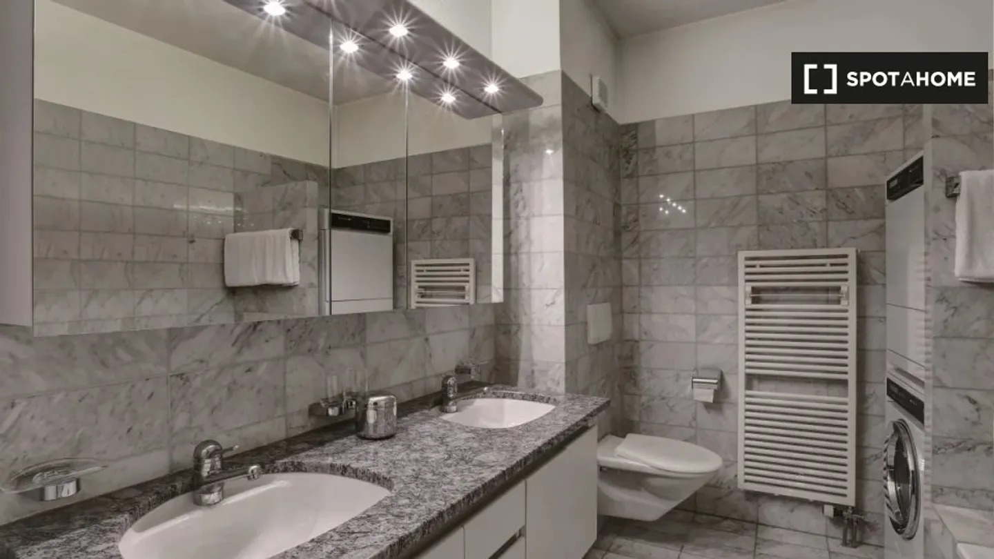 Discover, visit and rent your new home online with full confidence. - Photo 1 of 9