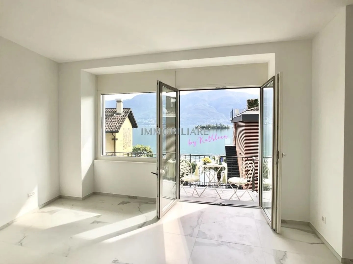 Renovated apartment with lake view and garage, public lake access opposite - Photo 8 of 10