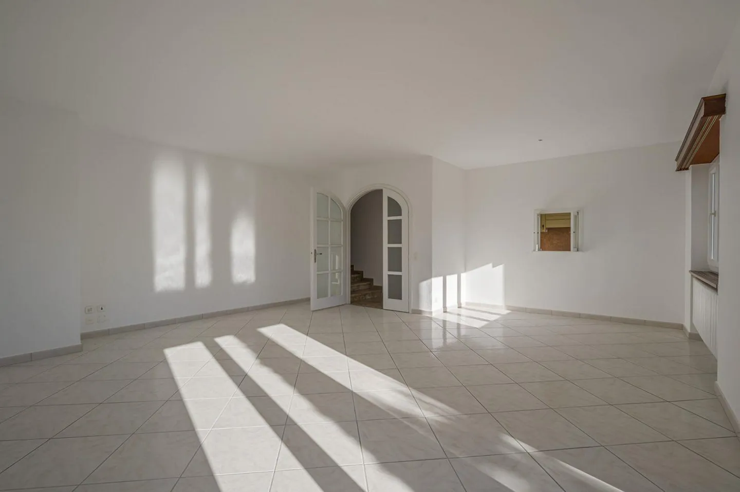 COSY 5.5-ROOM APARTMENT WITH PRIVATE GARDEN - Photo 9 of 13