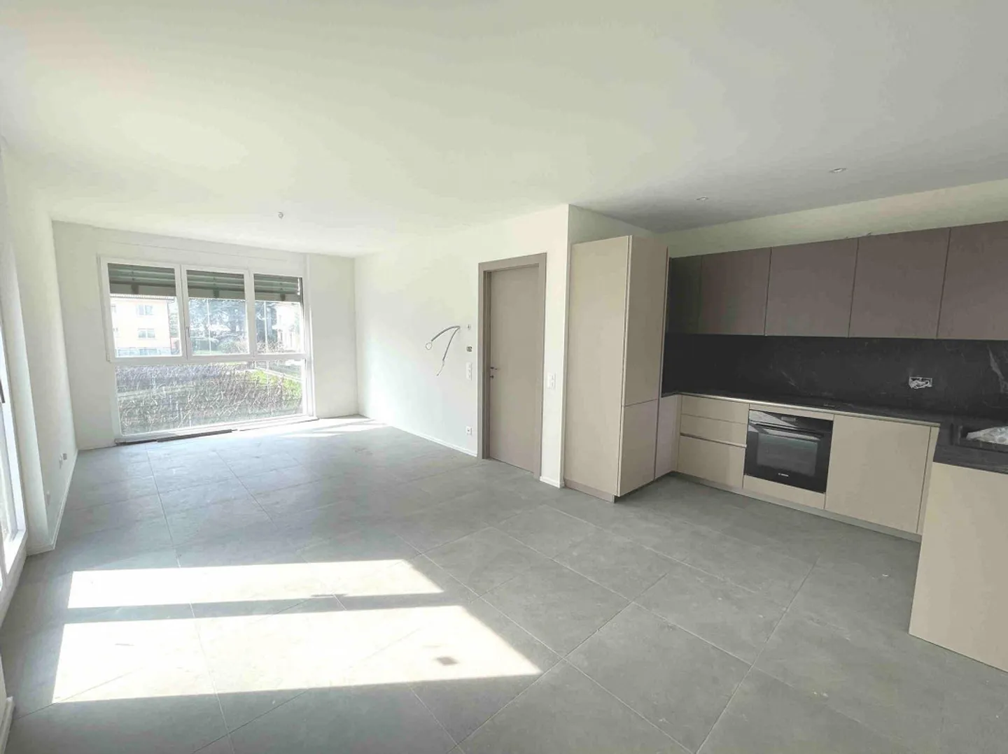 Nouvel appartement avec grande terrasse dans une zone pratique et stratégique - Photo 6 sur 13