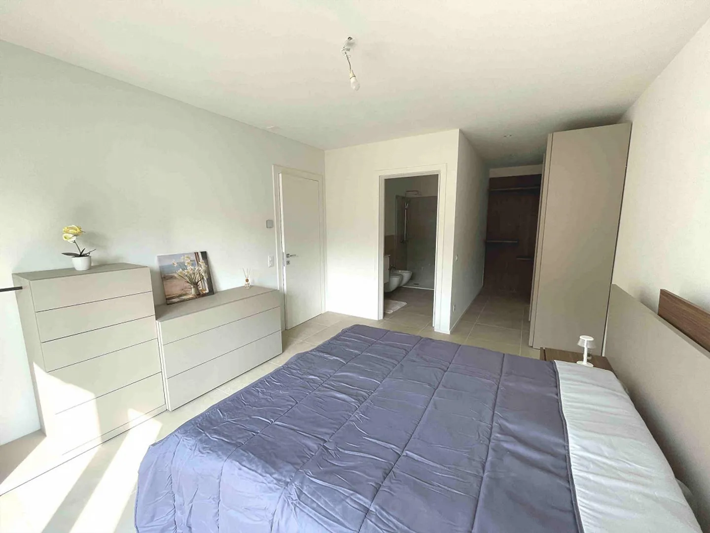 Nouvel appartement avec grande terrasse dans une zone pratique et stratégique - Photo 8 sur 13