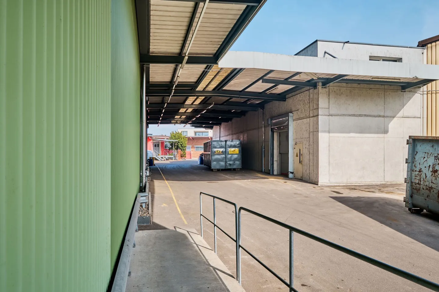 Edificio per uffici, commerciali e magazzini - Foto 5 di 11