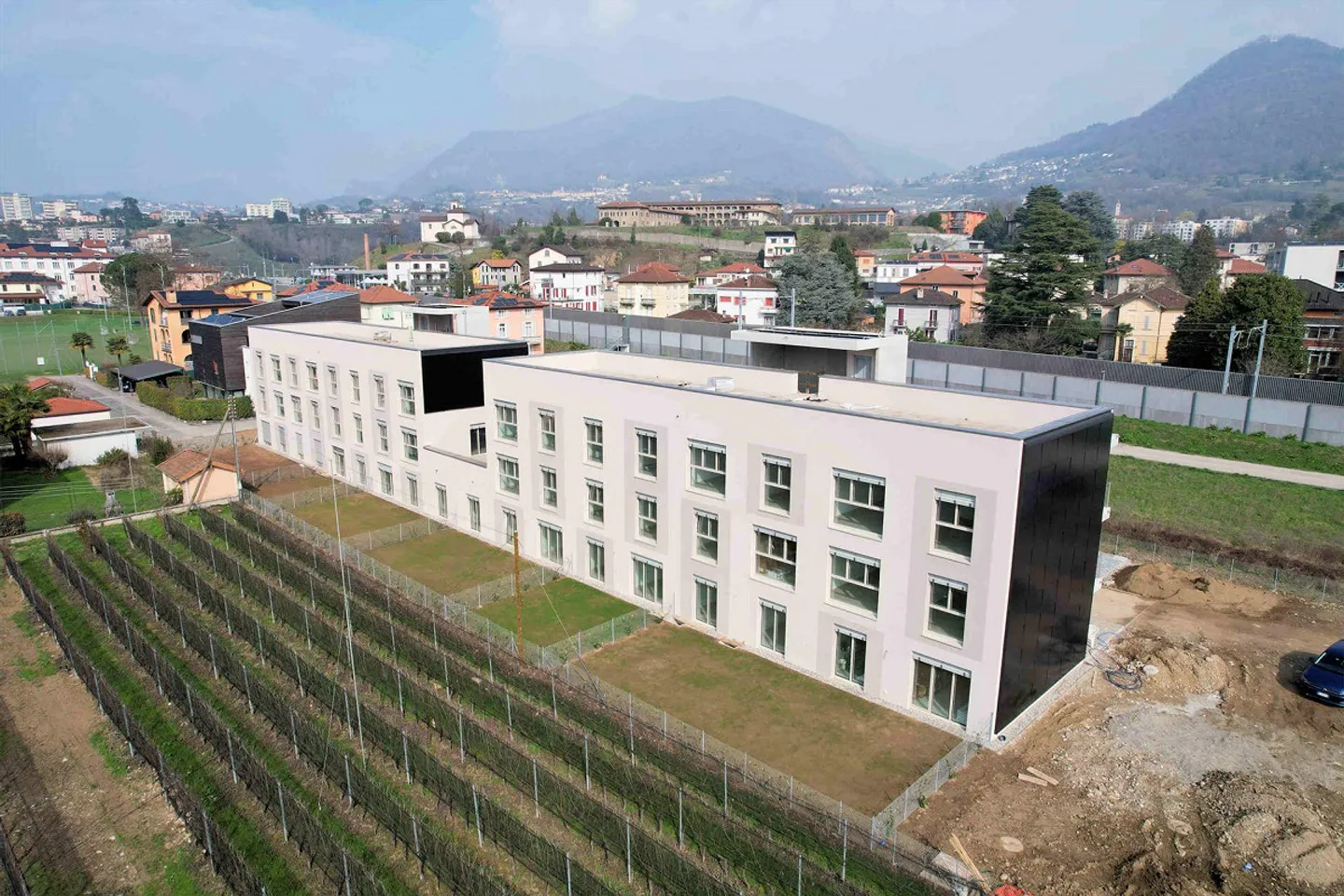 Nouvel appartement avec grande terrasse dans une zone pratique et stratégique - Photo 4 sur 13