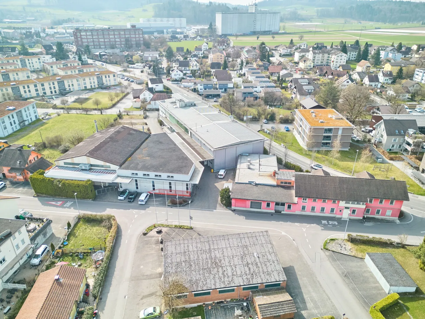 Edificio per uffici, commerciali e magazzini - Foto 9 di 11
