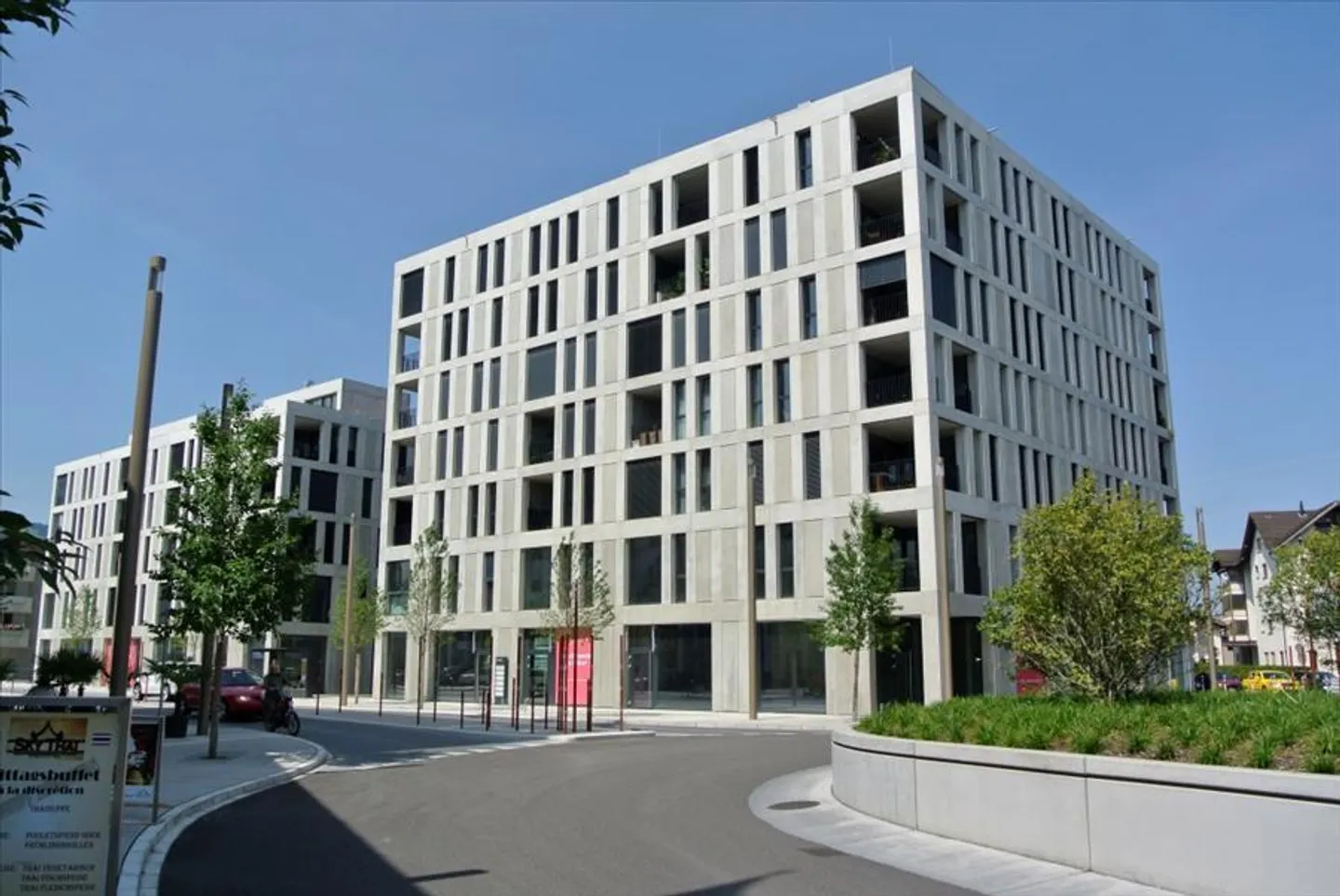 Modern Apartment with Loggia - Photo 2 of 8