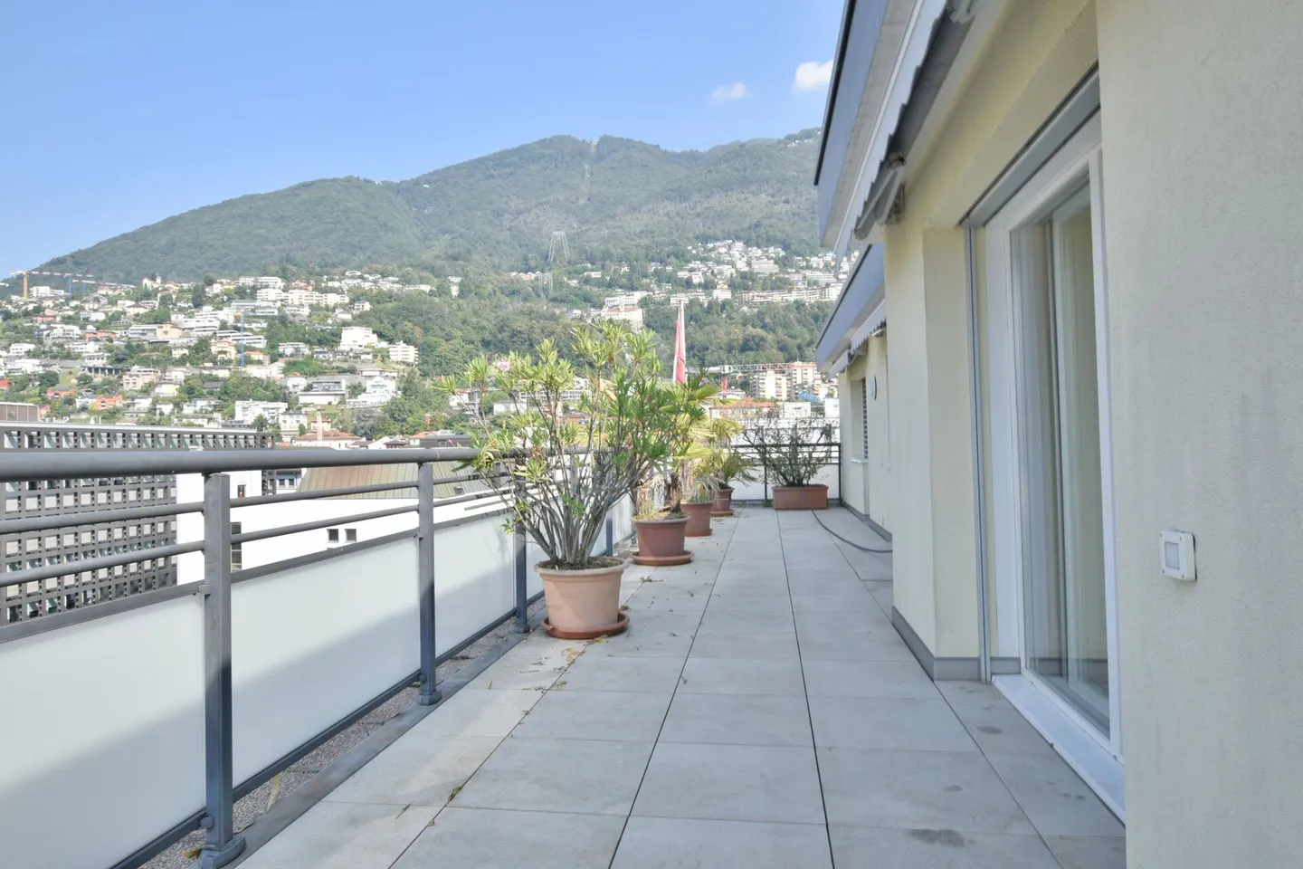 Attique spacieux au cœur de Locarno - Photo 10 sur 10