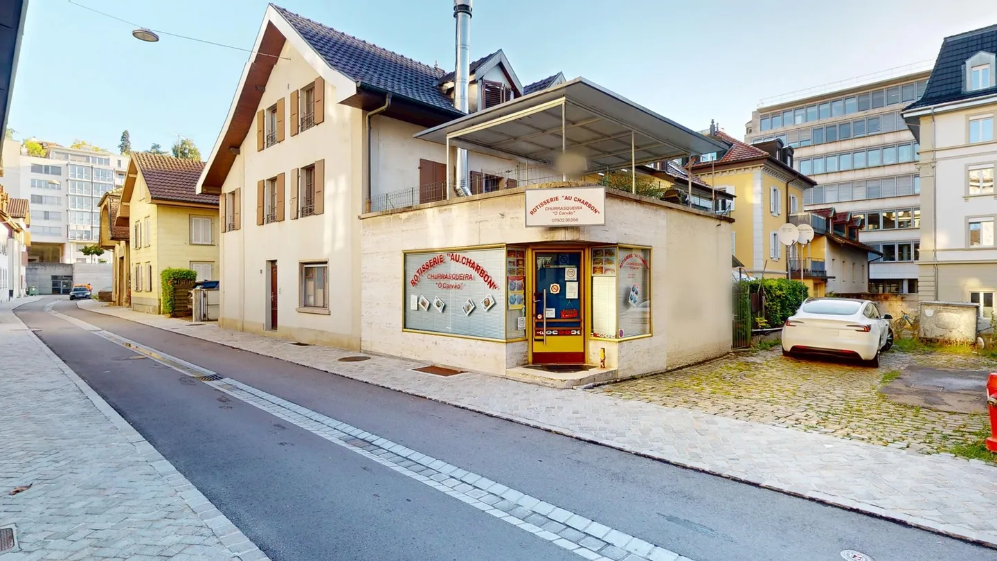 Edificio redditizio con 3 appartamenti e 1 attività commerciale a Friburgo, quartiere Beaurega - Foto 4 di 9