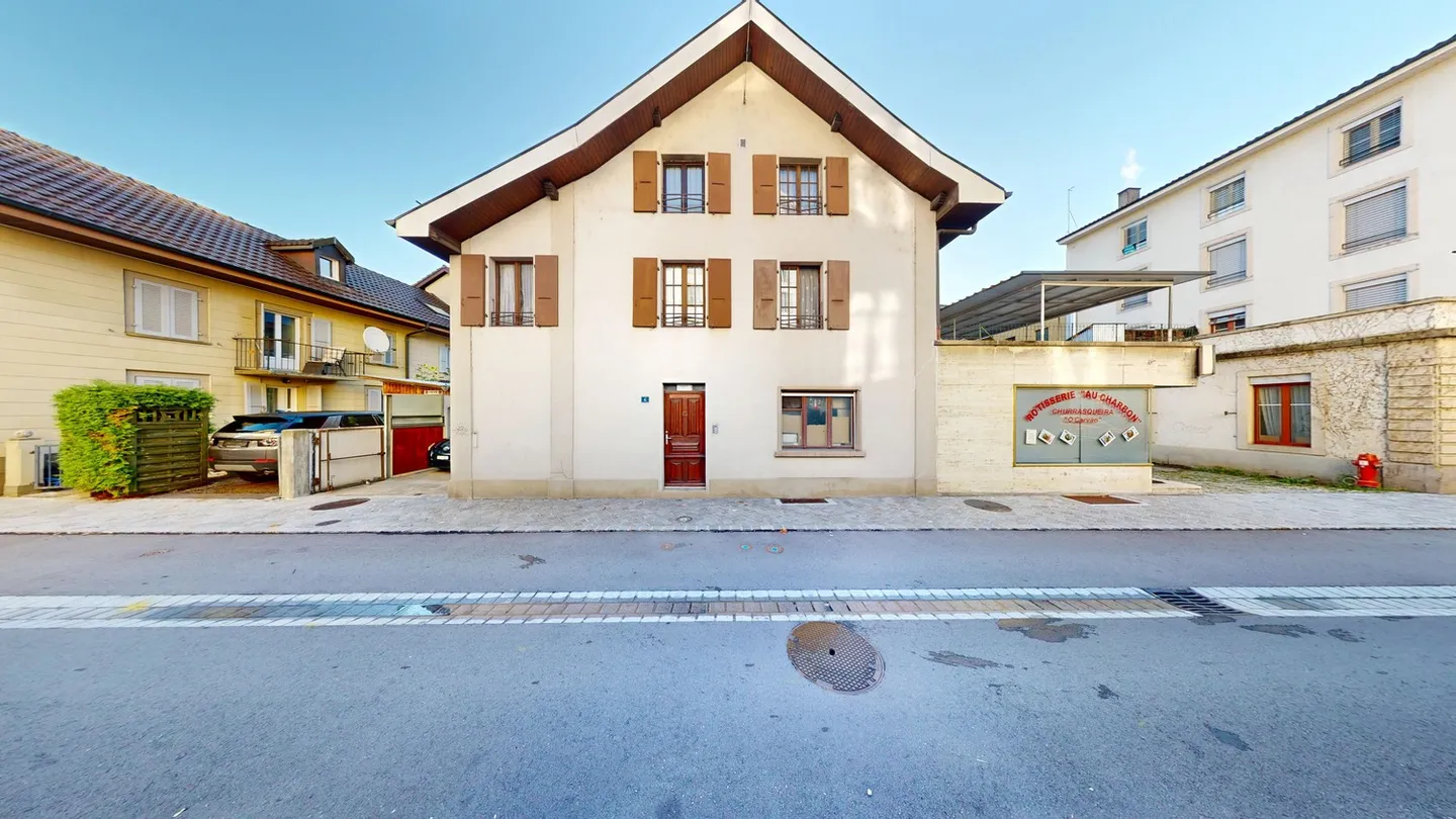 Edificio redditizio con 3 appartamenti e 1 attività commerciale a Friburgo, quartiere Beaurega - Foto 3 di 9