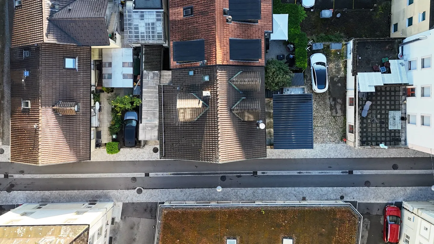 Edificio redditizio con 3 appartamenti e 1 attività commerciale a Friburgo, quartiere Beaurega - Foto 6 di 9
