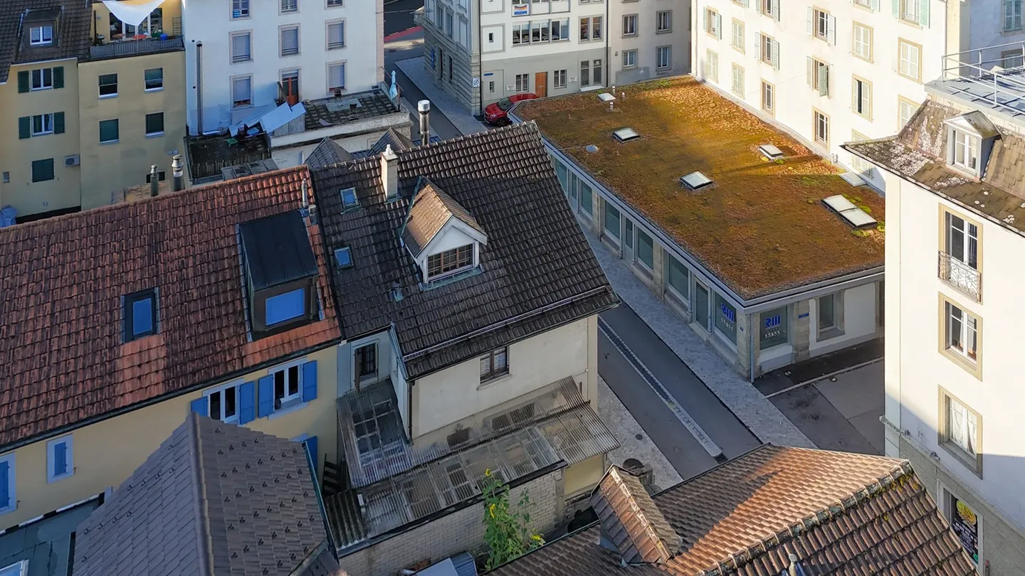 Edificio redditizio con 3 appartamenti e 1 attività commerciale a Friburgo, quartiere Beaurega - Foto 7 di 9