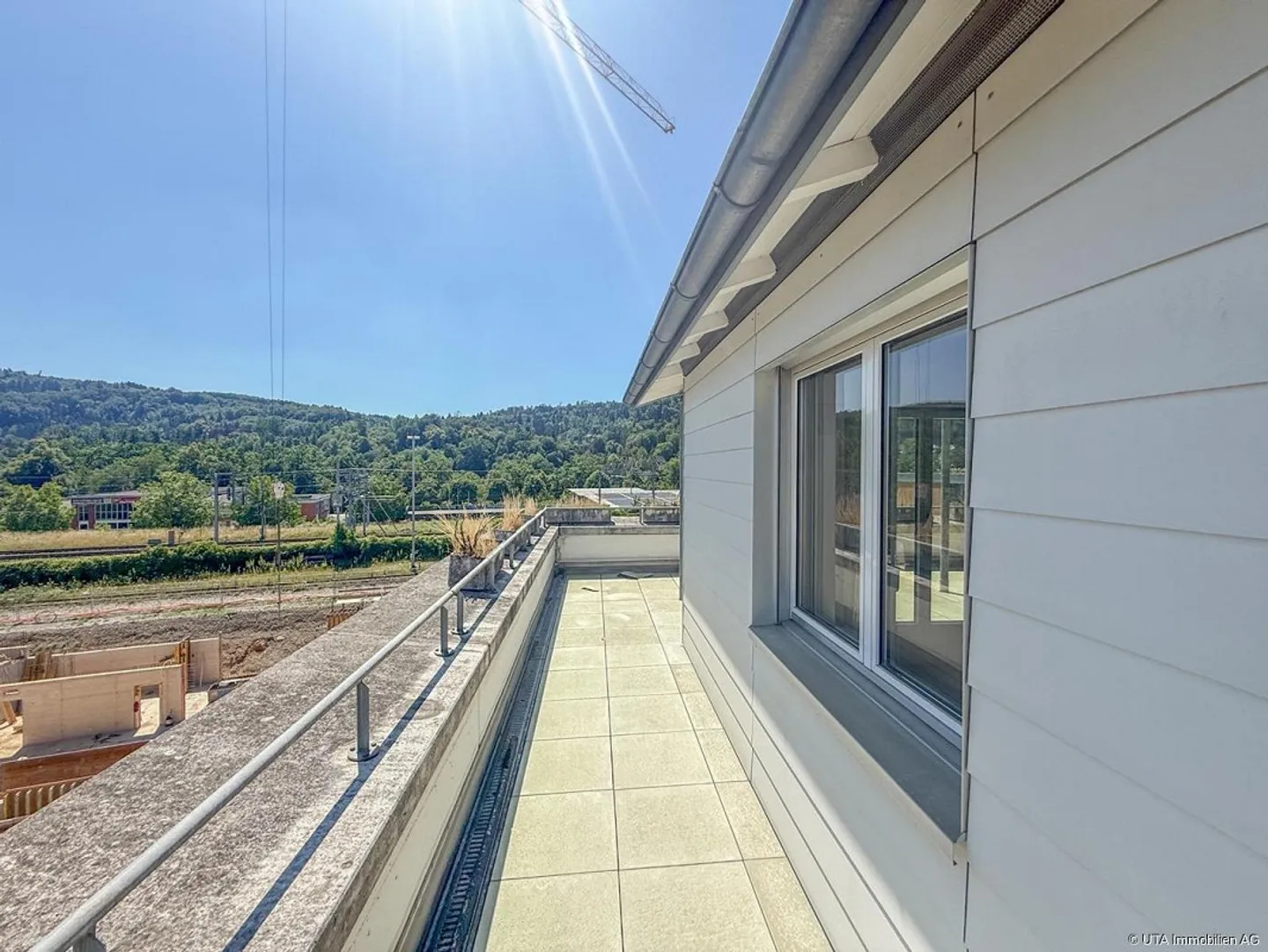 Penthouse de 5,5 pièces avec panorama, calme et meilleure infrastructure - Photo 2 sur 17