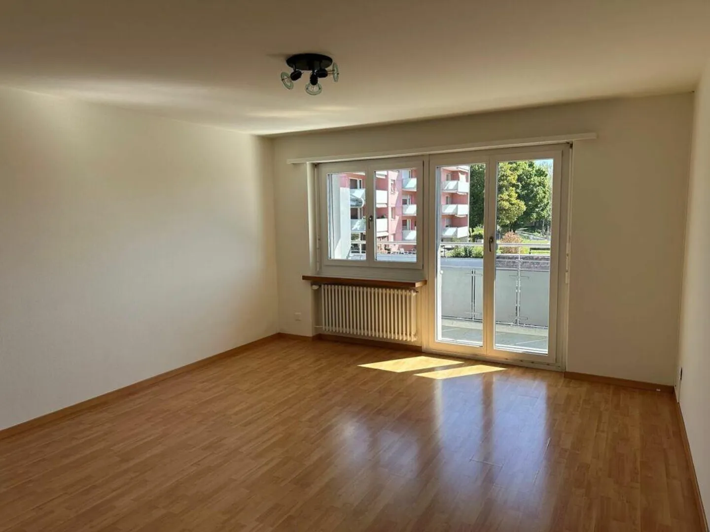 Helle Wohnung im Dorfkern - Foto 1 von 8