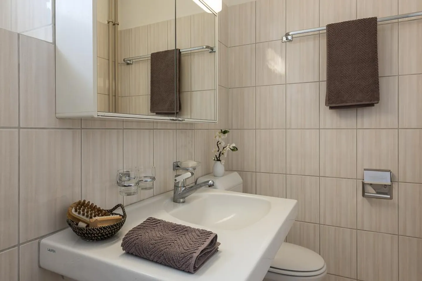 Living in Greenery - Photo 3 of 4