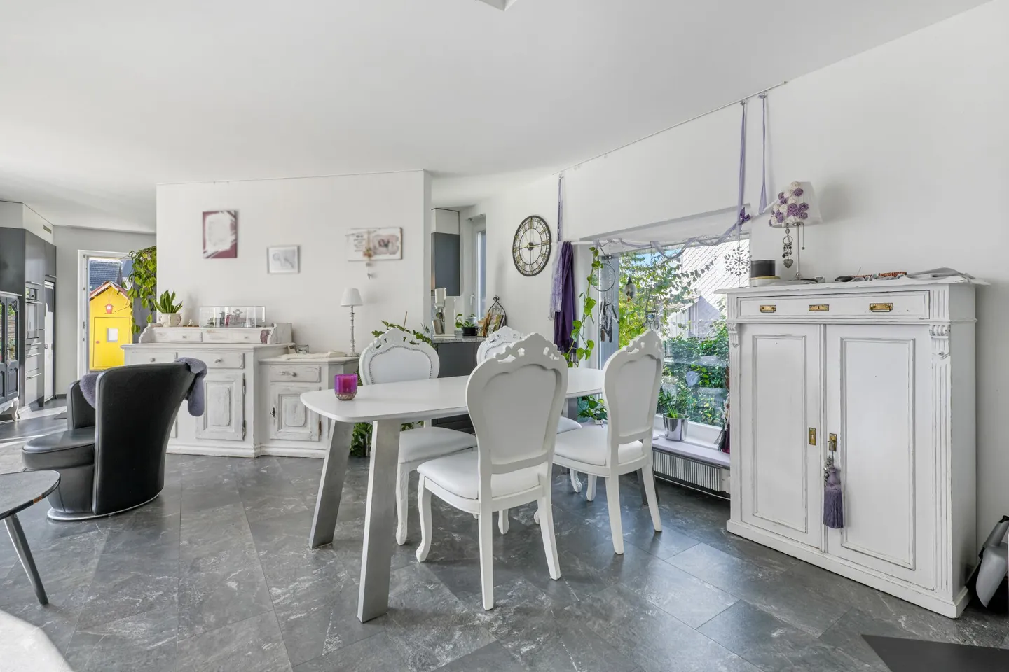 Detached 5.5-room single-family house with garden idyll and lots of charm - Photo 4 of 12
