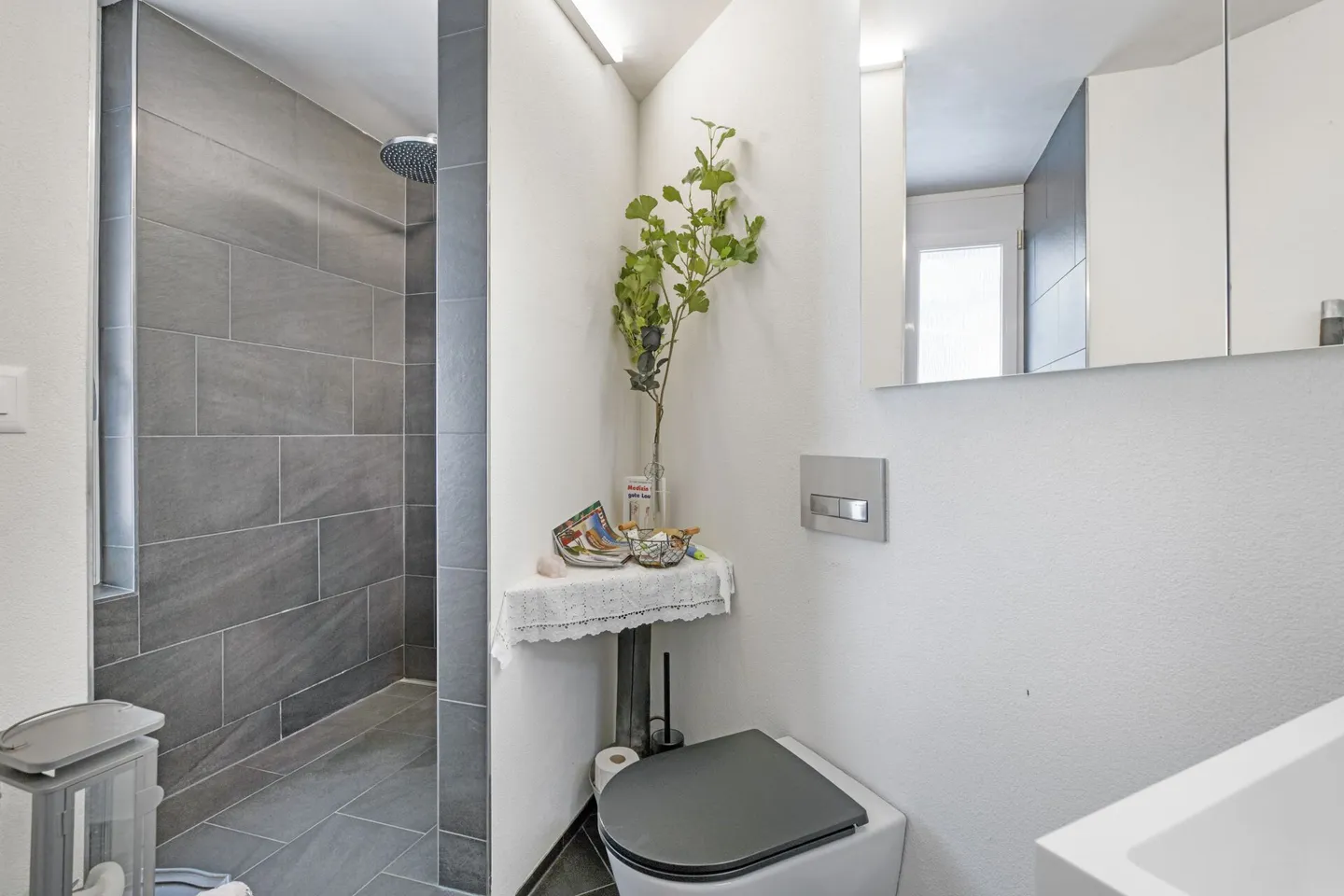 Detached 5.5-room single-family house with garden idyll and lots of charm - Photo 11 of 12