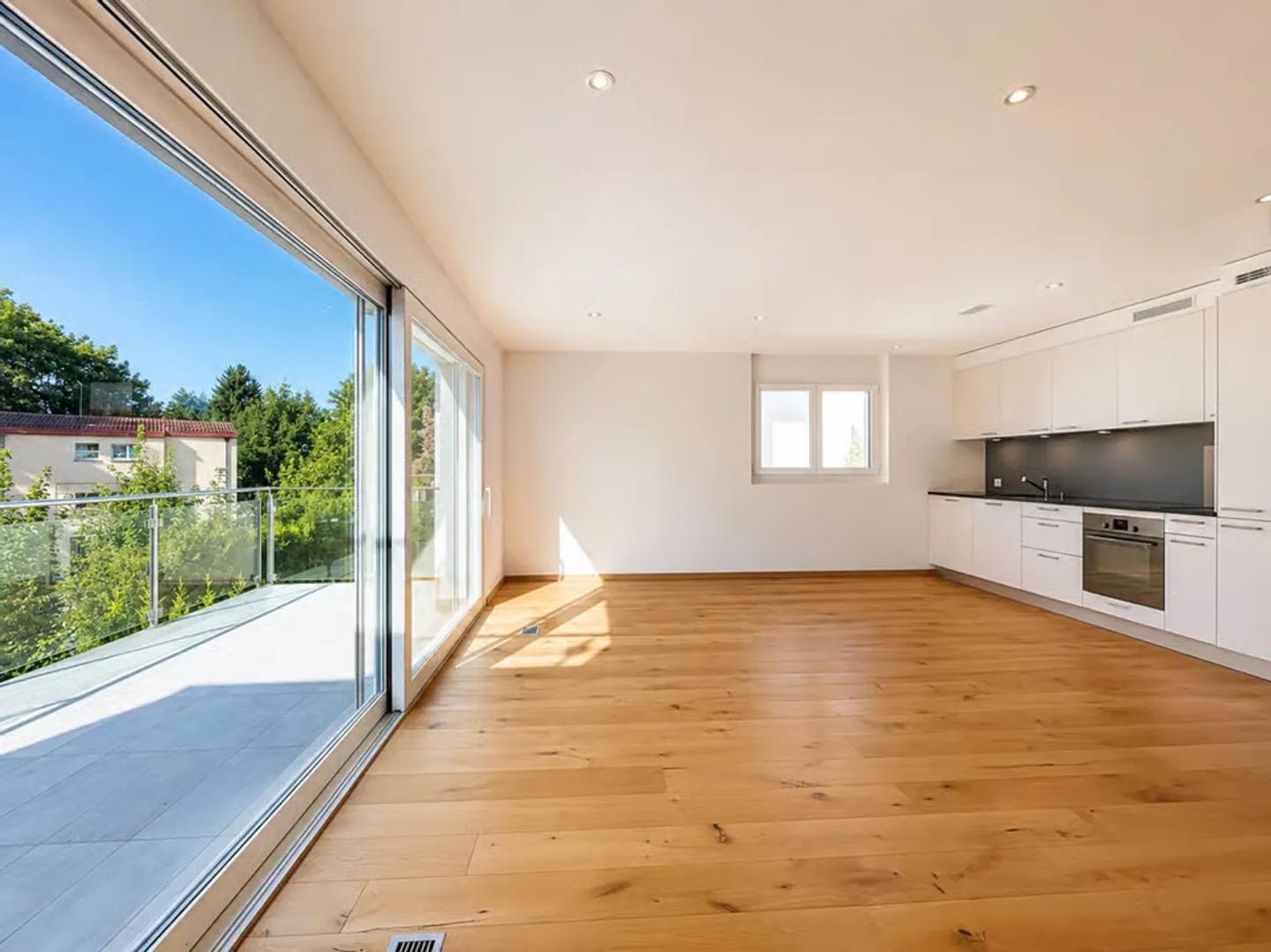 Appartamento di 4,5 locali Minergie con balcone di 20 m² - Foto 3 di 12