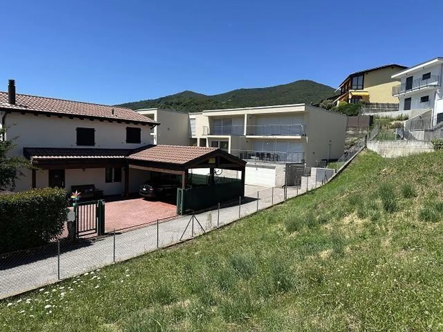 Bauland von 561 m2 Zone R2 an sehr sonniger, ruhiger Aussichtslage ... - Foto 10 von 14