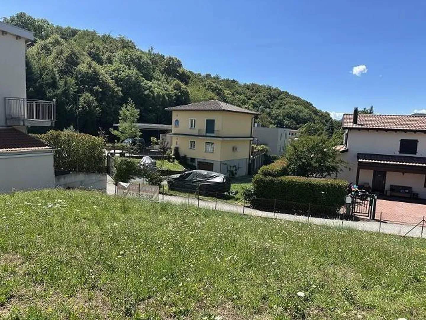 Bauland von 561 m2 Zone R2 an sehr sonniger, ruhiger Aussichtslage ... - Foto 7 von 14