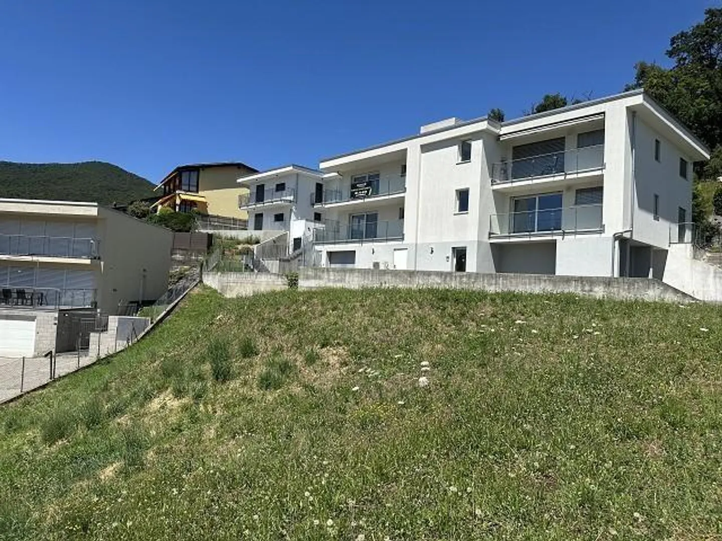 Bauland von 561 m2 Zone R2 an sehr sonniger, ruhiger Aussichtslage ... - Foto 9 von 14