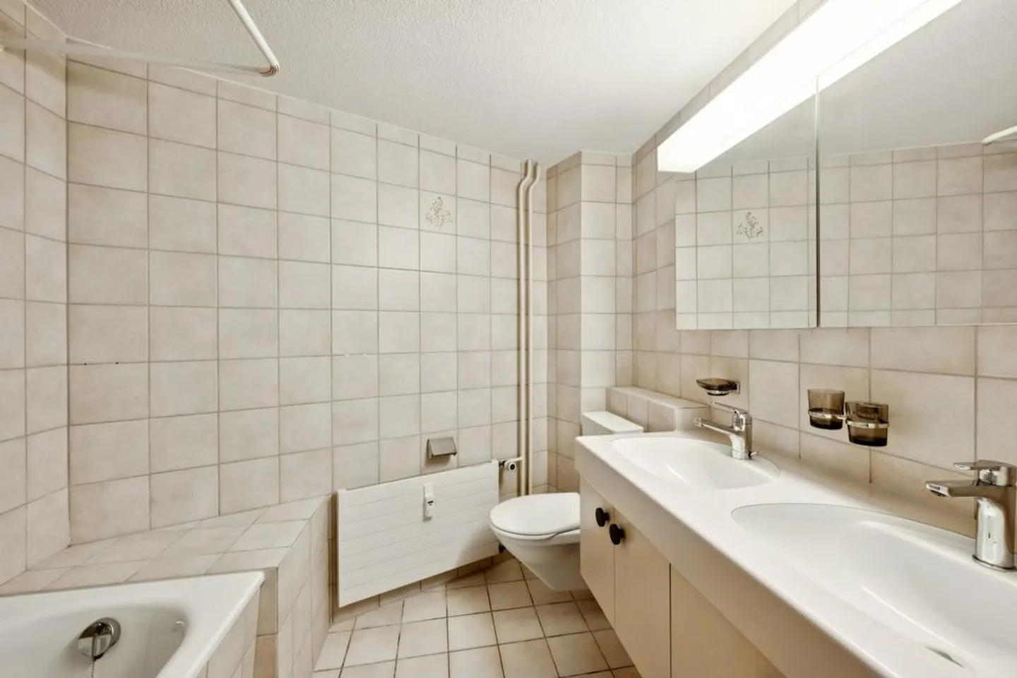 Spacious 6.5-room apartment in a quiet location in Reinach - Photo 7 of 10