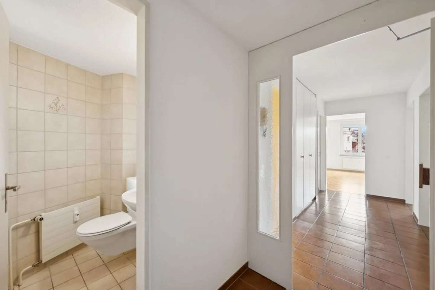 Spacious 6.5-room apartment in a quiet location in Reinach - Photo 8 of 10