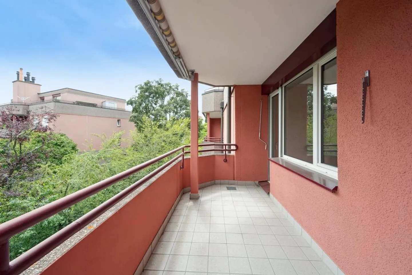 Spacious 6.5-room apartment in a quiet location in Reinach - Photo 10 of 10