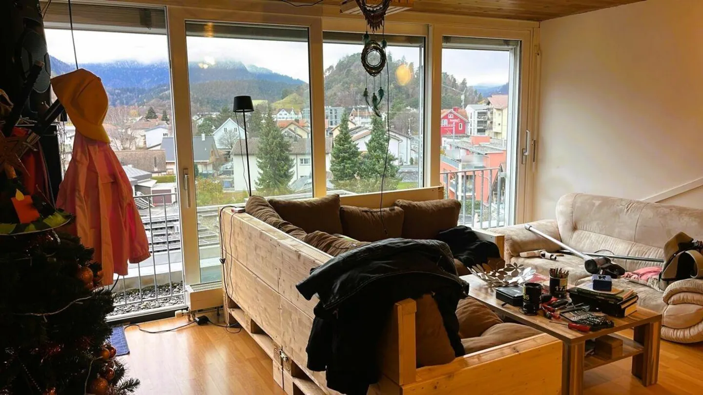 Belle appartement de 4 pièces avec vue magnifique à Domat/Ems - Photo 2 sur 9