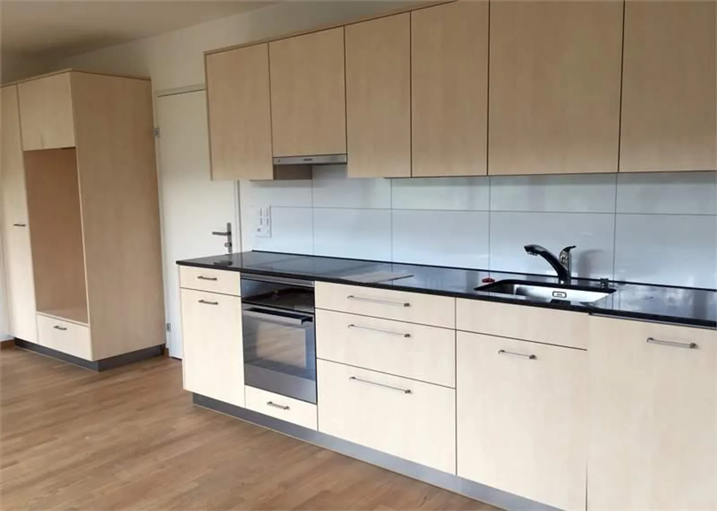 Appartement lumineux de 2,5 pièces avec terrasse et vue sur la montagne à Giswil - Photo 9 sur 11