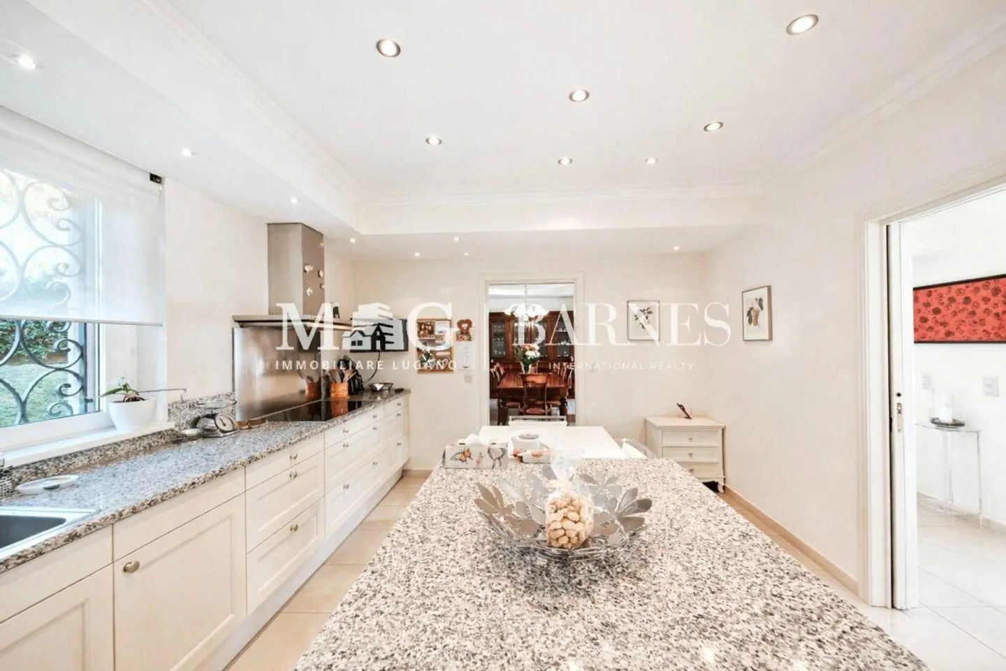 Lugano, Manno: ELEGANT VILLA with pool and dependence - Photo 13 of 30