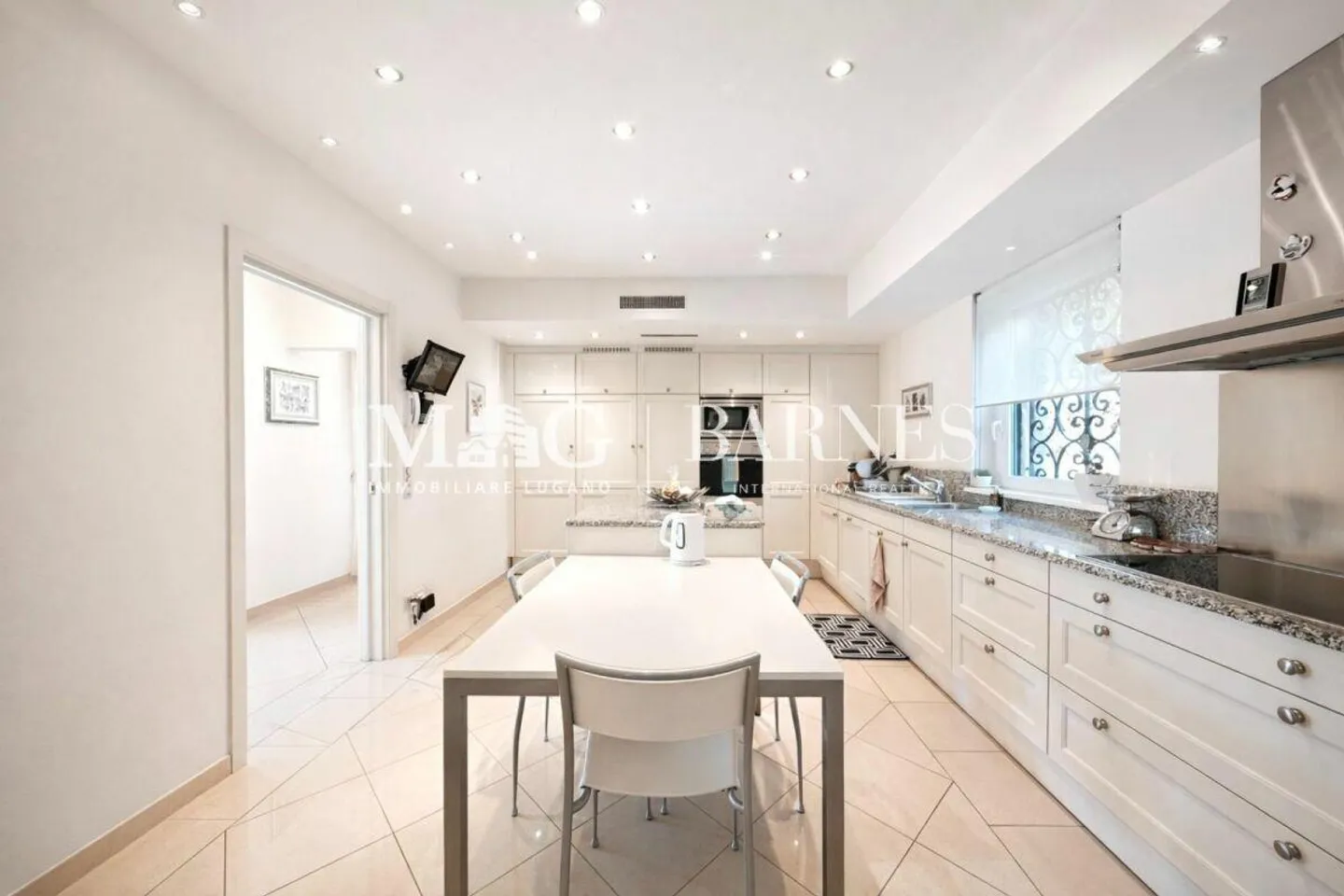 Lugano, Manno: ELEGANT VILLA with pool and dependence - Photo 14 of 30