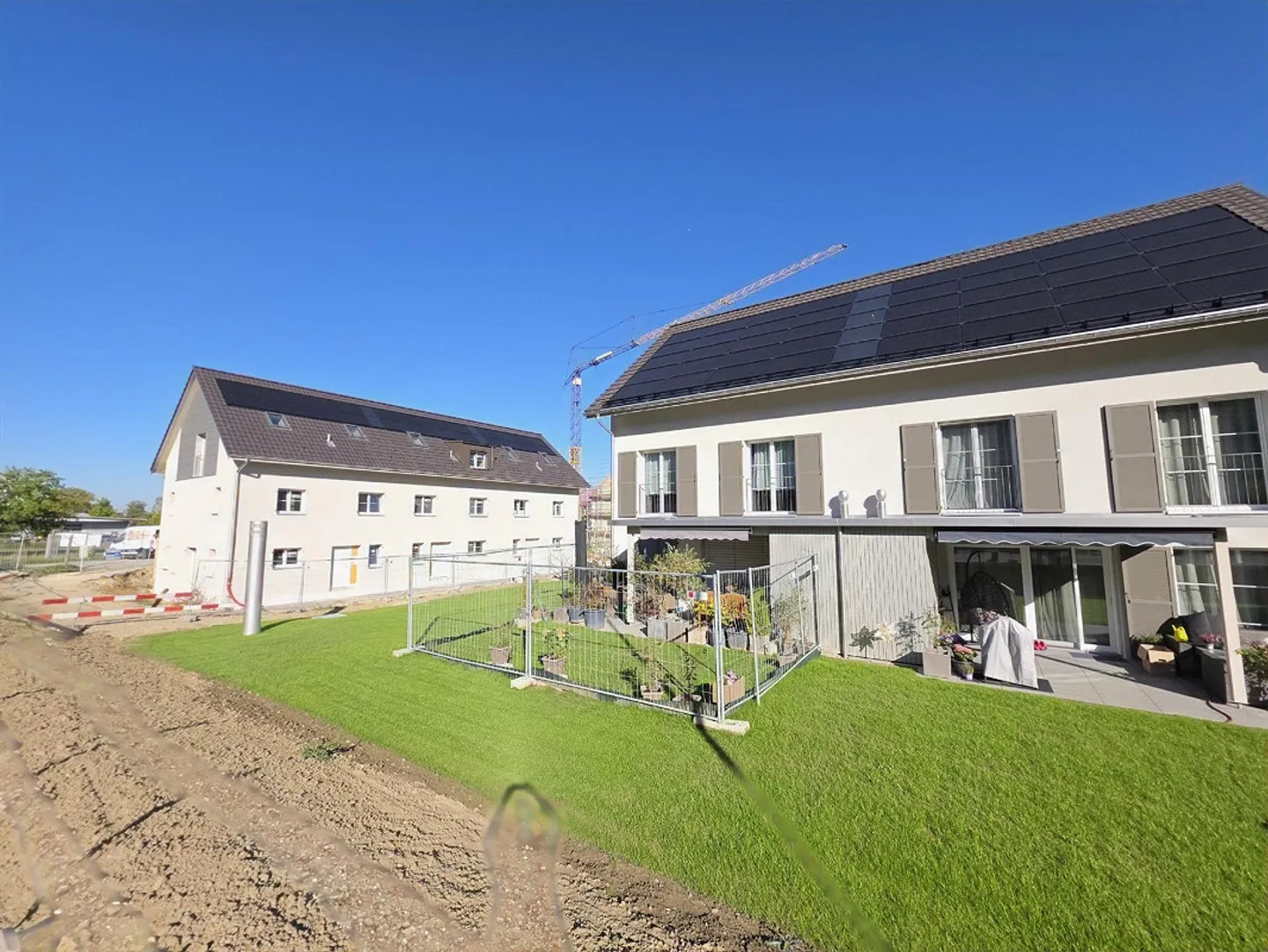 Newly built row house with 4.5 rooms and a magnificent view - Photo 1 of 12