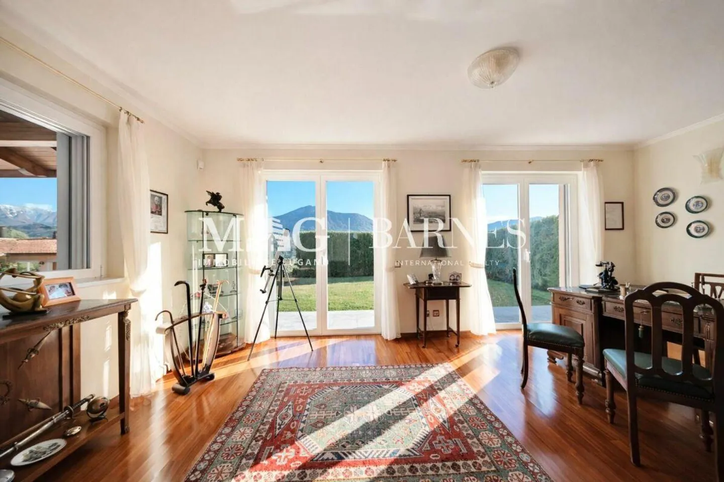 Lugano, Manno: ELEGANT VILLA with pool and dependence - Photo 19 of 30