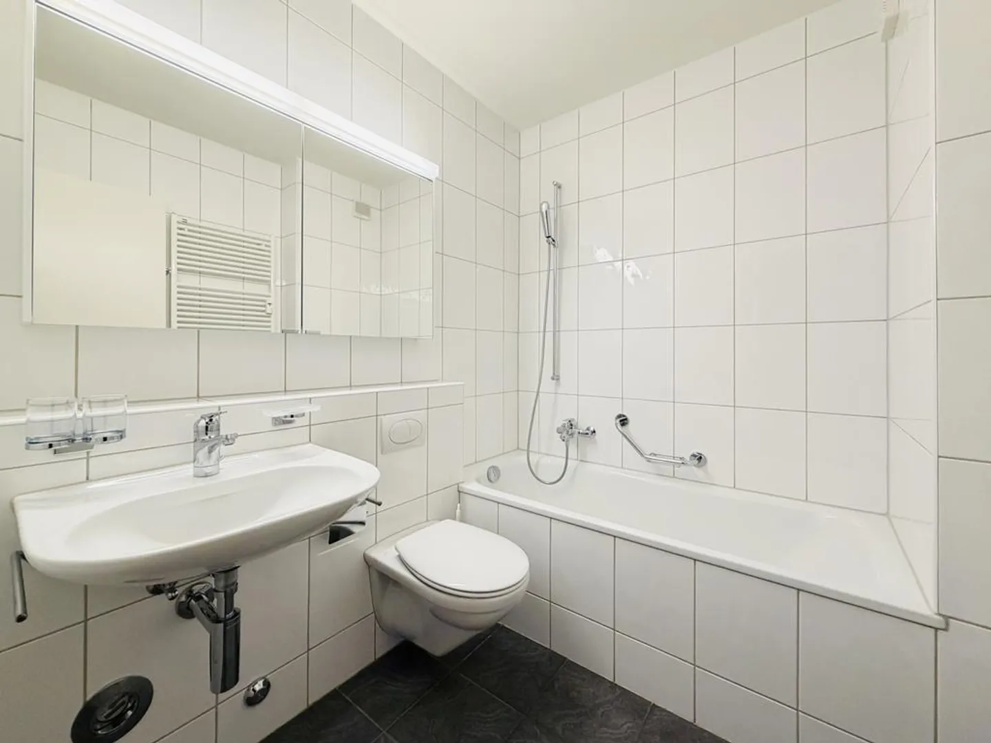 Vivere con stile in un ambiente verde - appartamento affascinante con balcone - Foto 8 di 11