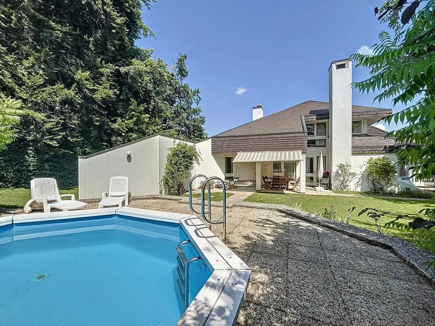 Villa avec grand terrain et tranquillité absolue - Photo 1 sur 13