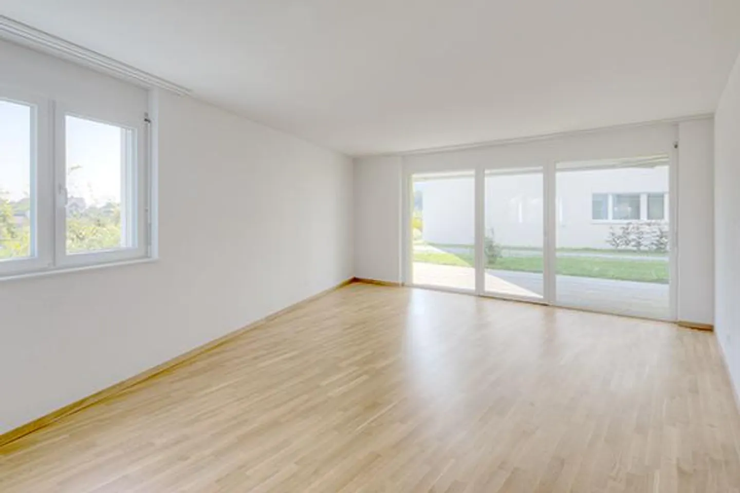 Spacious Living Space in Pieterlen - Photo 4 of 11