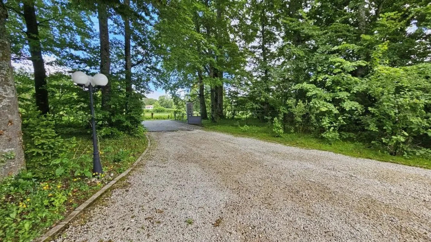 Villa avec grand terrain et tranquillité absolue - Photo 13 sur 13