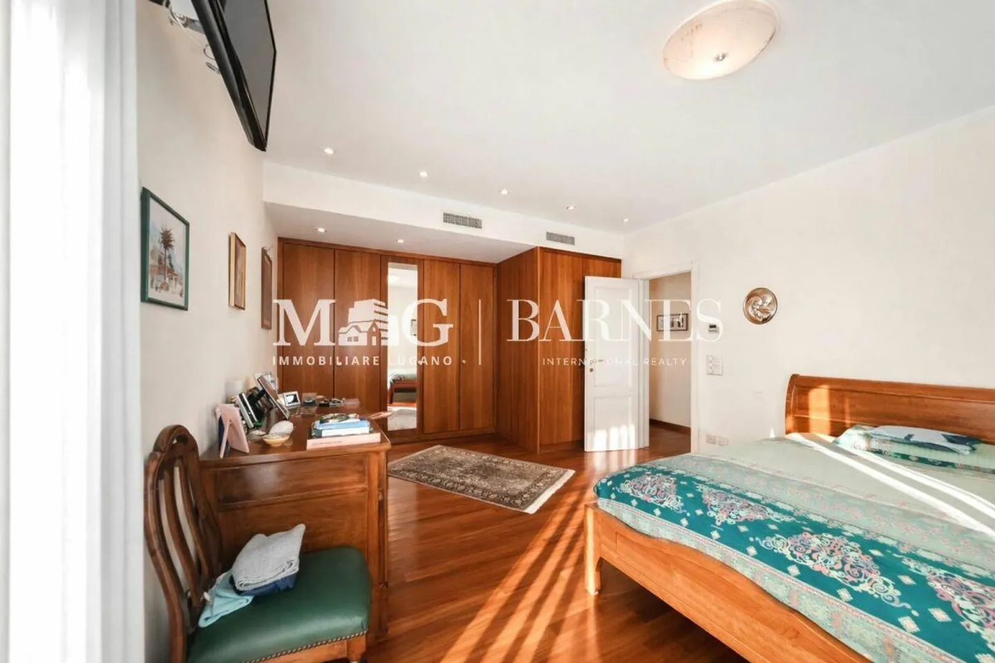 Lugano, Manno: ELEGANT VILLA with pool and dependence - Photo 26 of 30