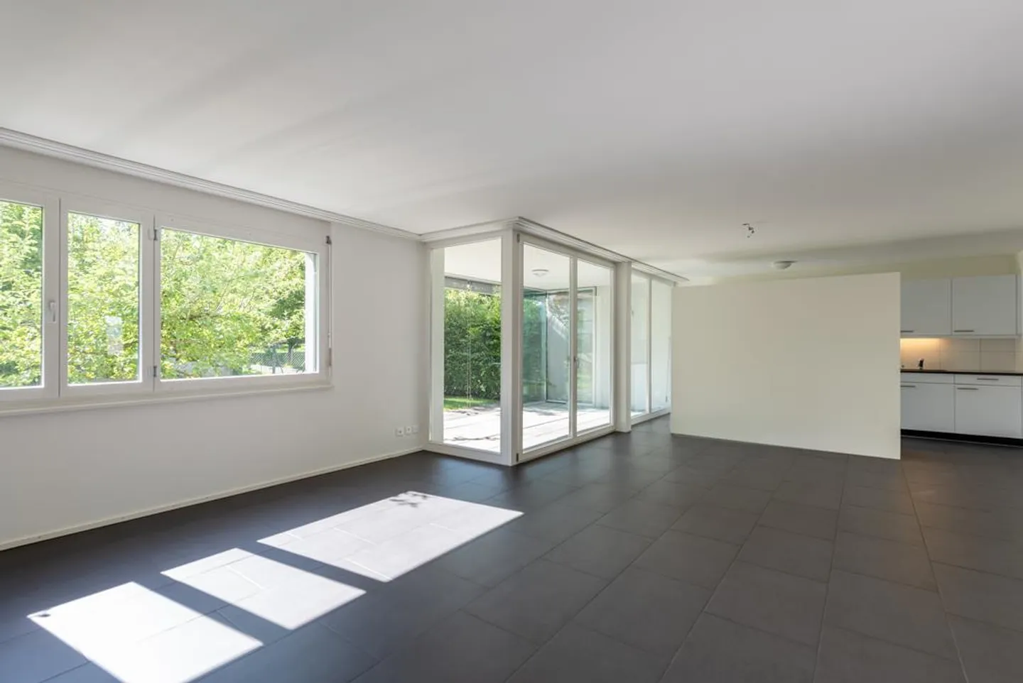 Appartamento accogliente in una posizione adatta alle famiglie - Foto 3 di 8