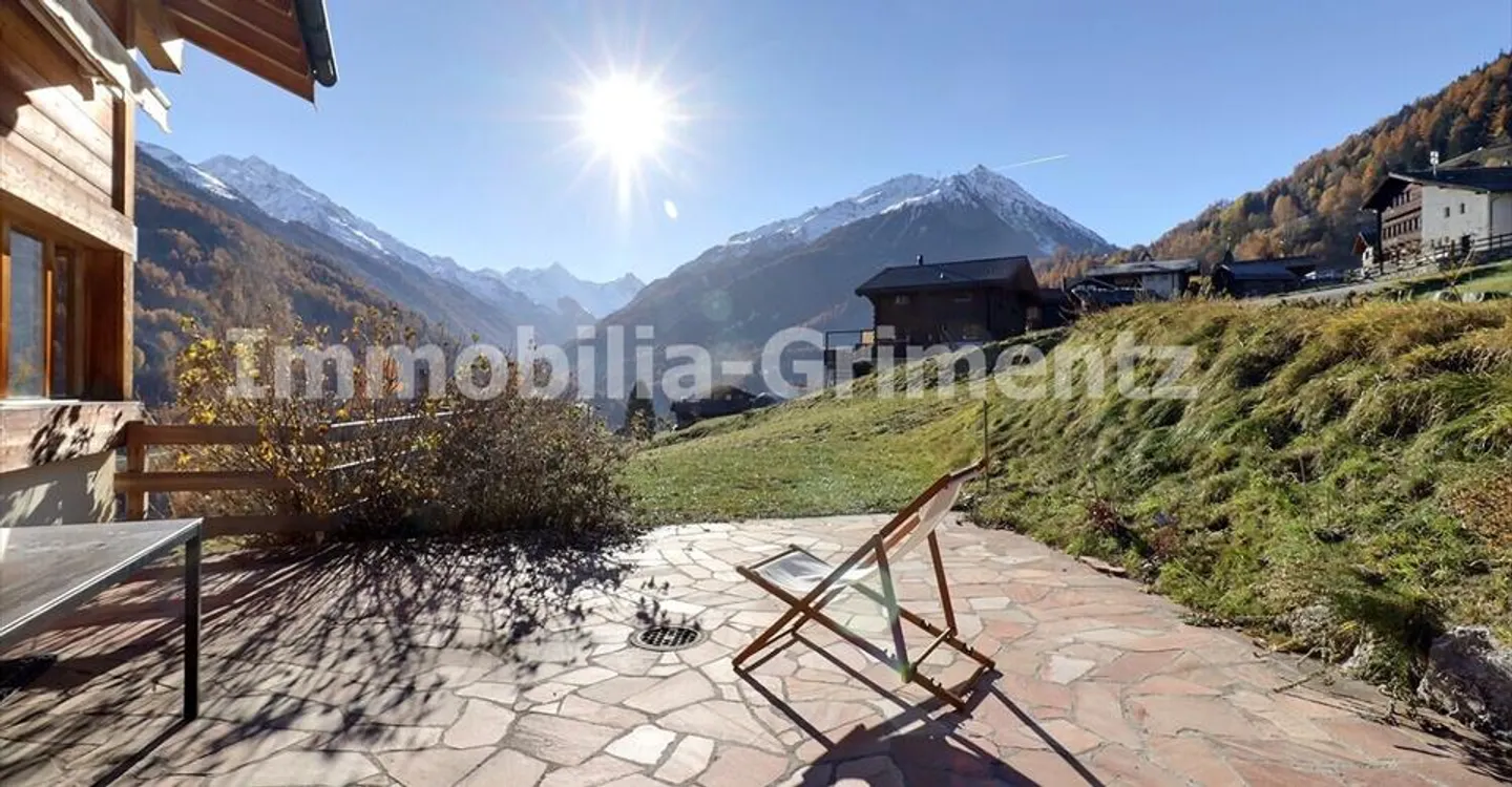 Chalet with Stunning Views - Photo 5 of 5