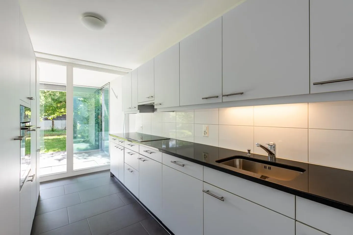 Appartamento accogliente in una posizione adatta alle famiglie - Foto 2 di 8