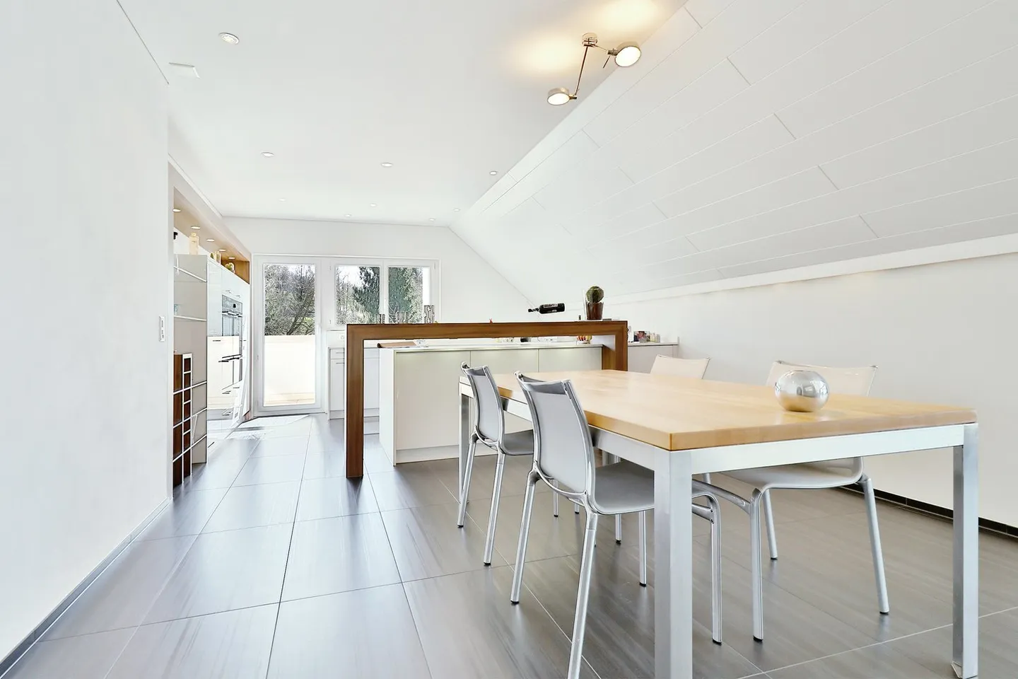 Appartement penthouse exclusif avec accès direct par ascenseur - Photo 9 sur 13