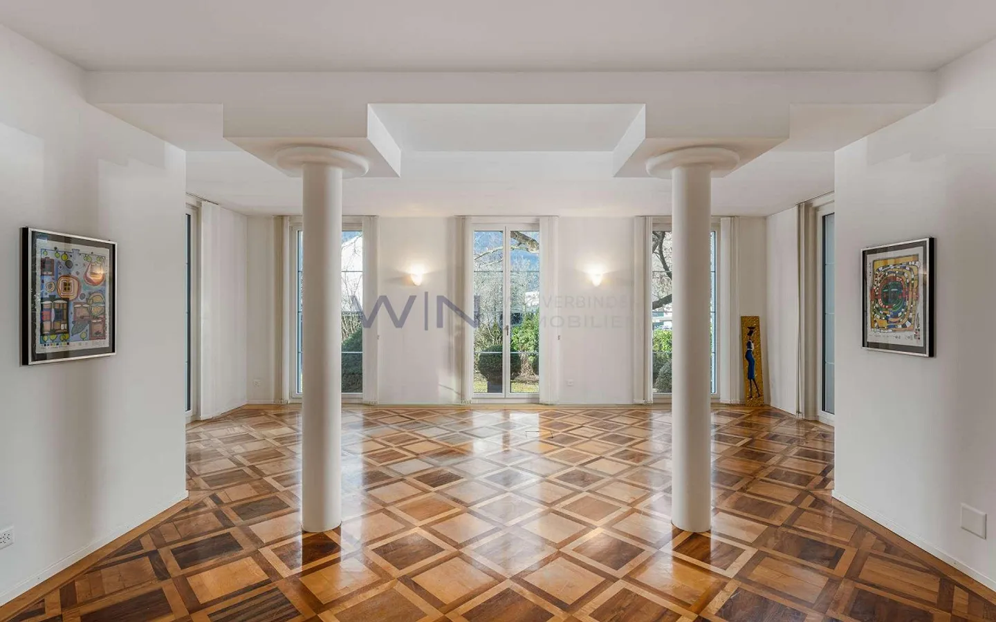 Elegante Villa mit Traumhaftem Blick - Foto 1 von 9