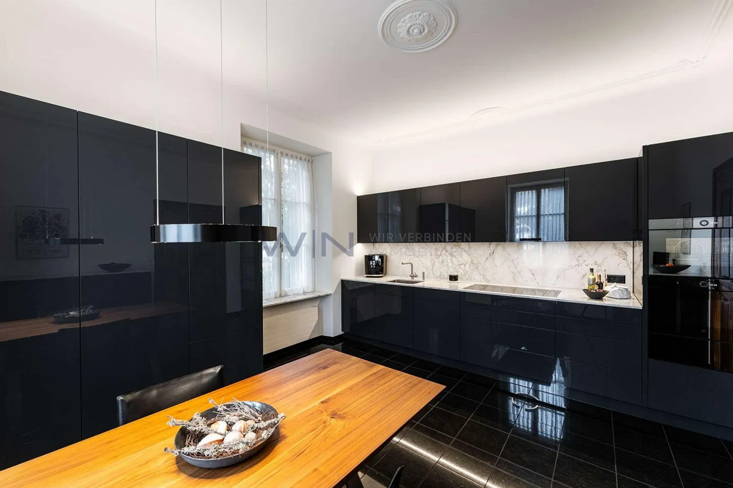 Elegante Villa mit Traumhaftem Blick - Foto 5 von 9