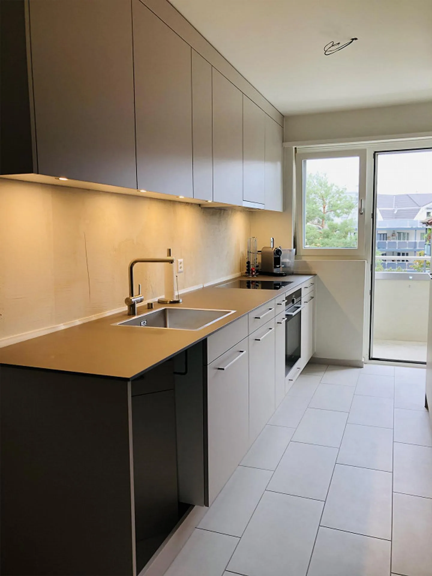 Appartamento accogliente di 3,5 stanze in un quartiere tranquillo - Foto 2 di 6