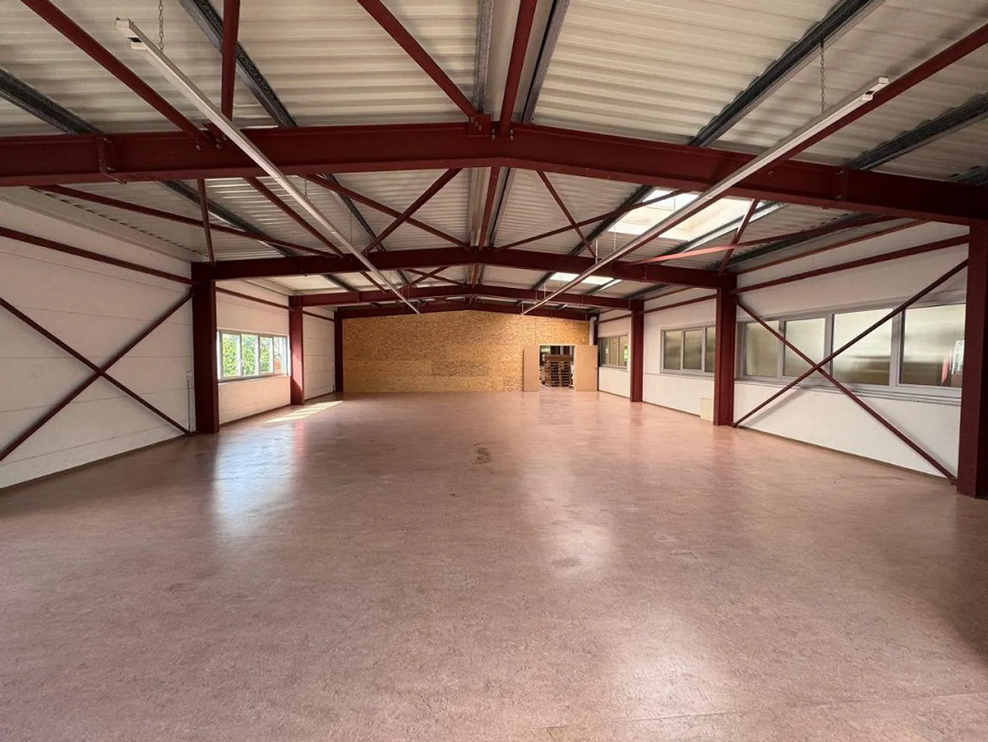 205m2 Produktion/Lager - Foto 3 von 12