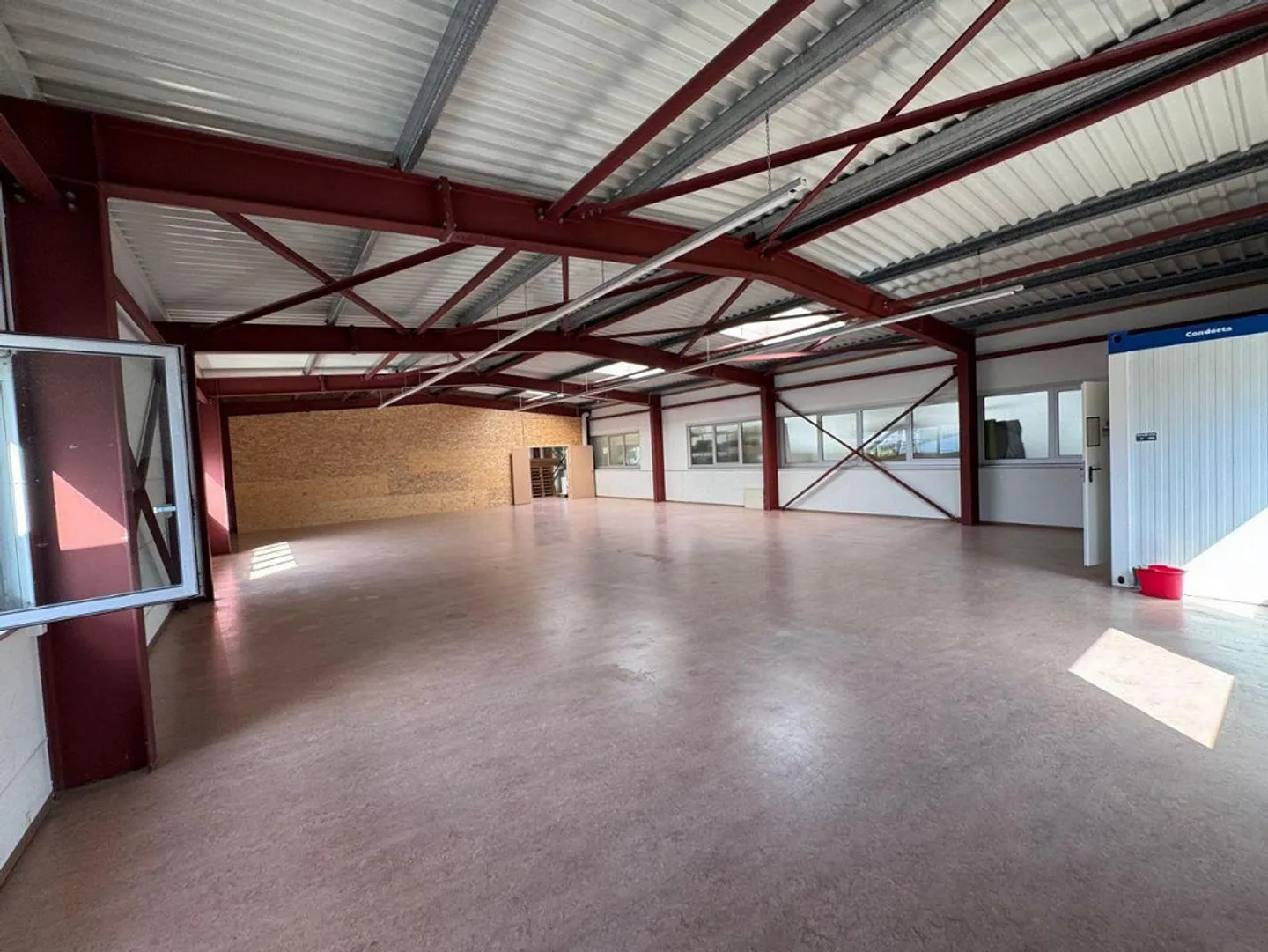 205m2 Produktion/Lager - Foto 4 von 12