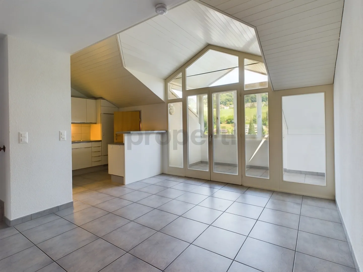 Reserviert -Zentral gelegene 4.5-Zimmer-Maisonette mit Balkon und modernem Komfort in Klingnau - Foto 2 von 11