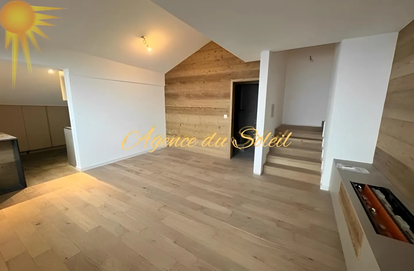 Superb penthouse duplex of 4.5 rooms, fully renovated in 2024! - Photo 6 of 30